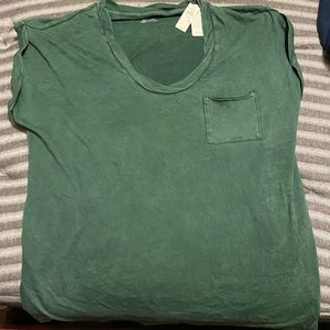 Arie (by American eagle) green sleeveless T-shirt size small